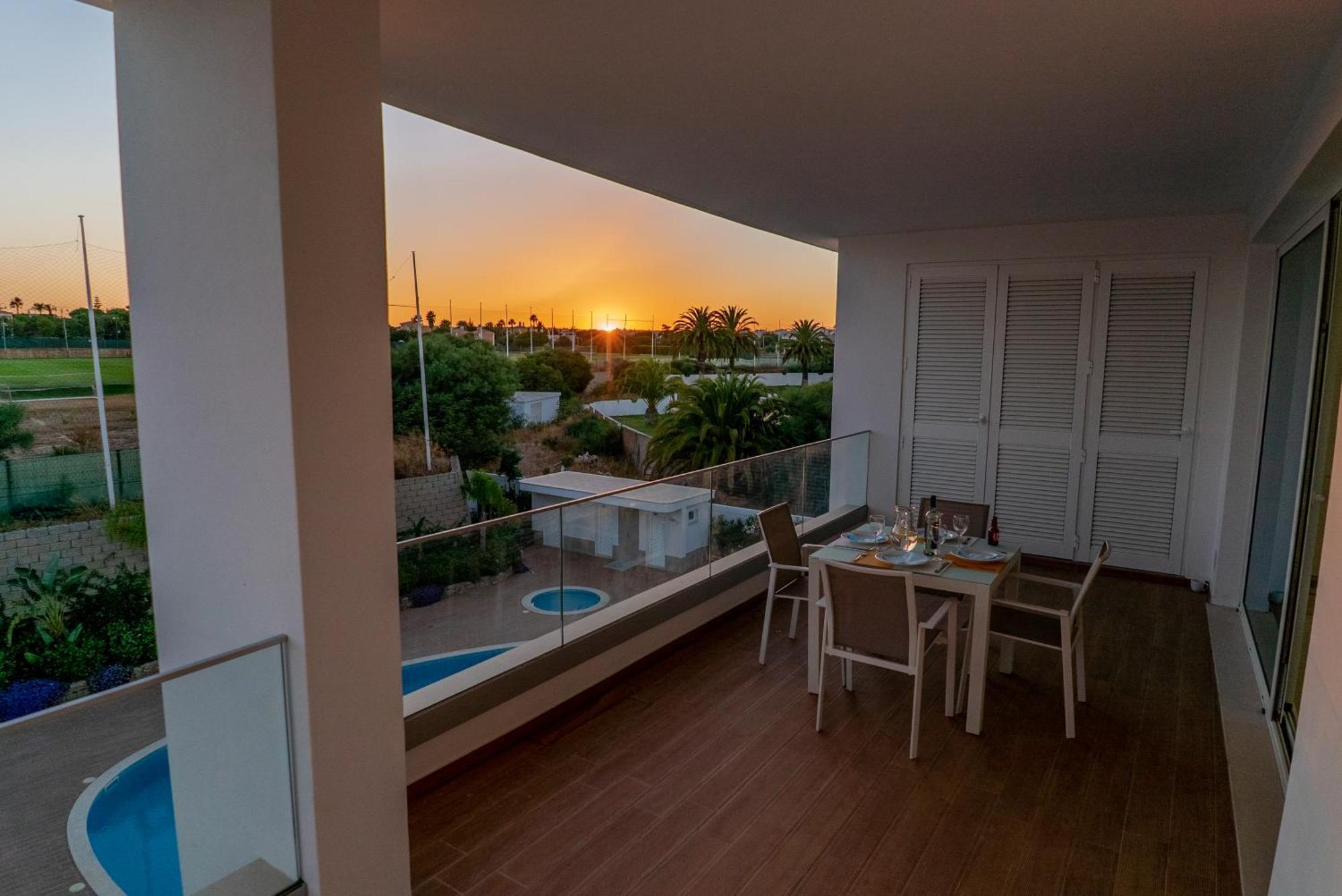 Sunset Condominium ラゴス エクステリア 写真